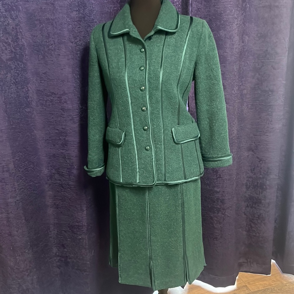 Linea by Louis Dell'Olio Green Skirt Set